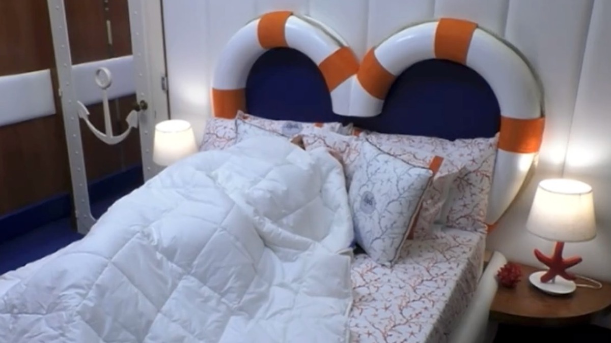 Gianmaria Antinolfi Federica Calemme baci sotto le coperte GF Vip 6