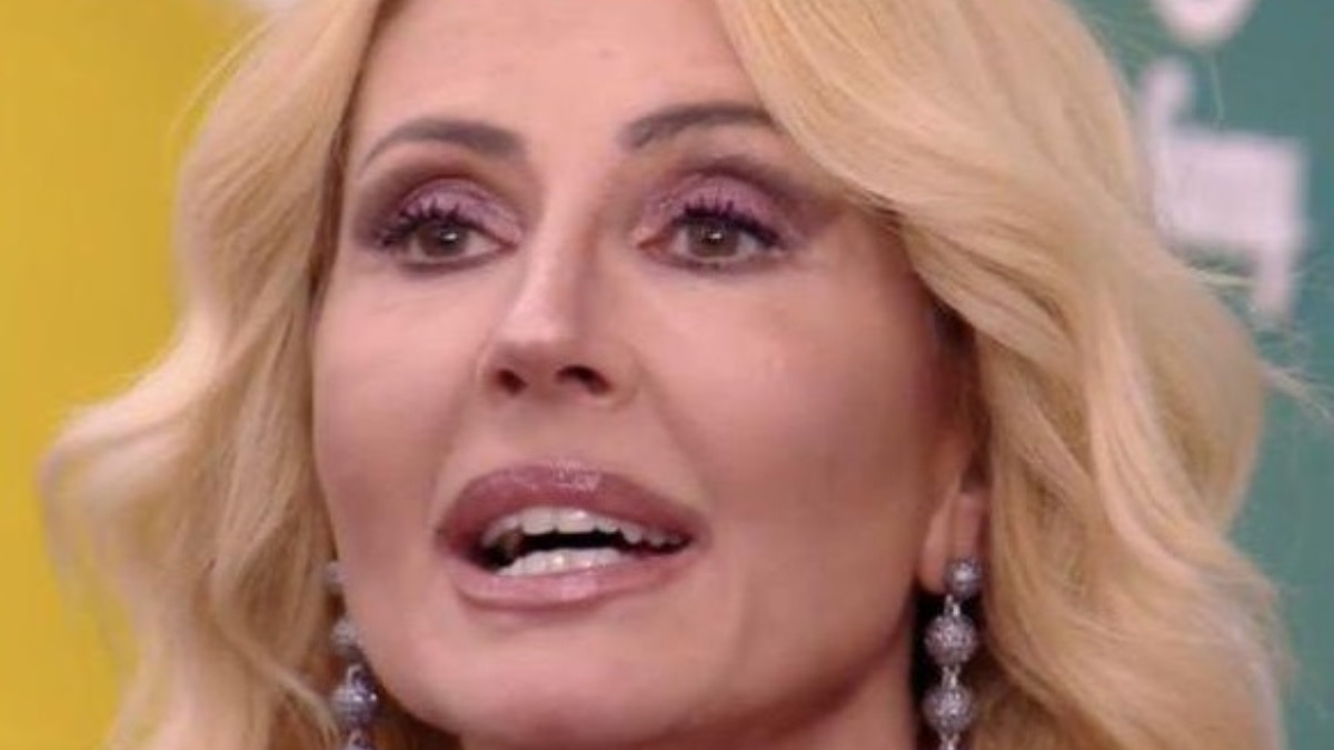 nathaly caldonazzo frase omofoba squalifica