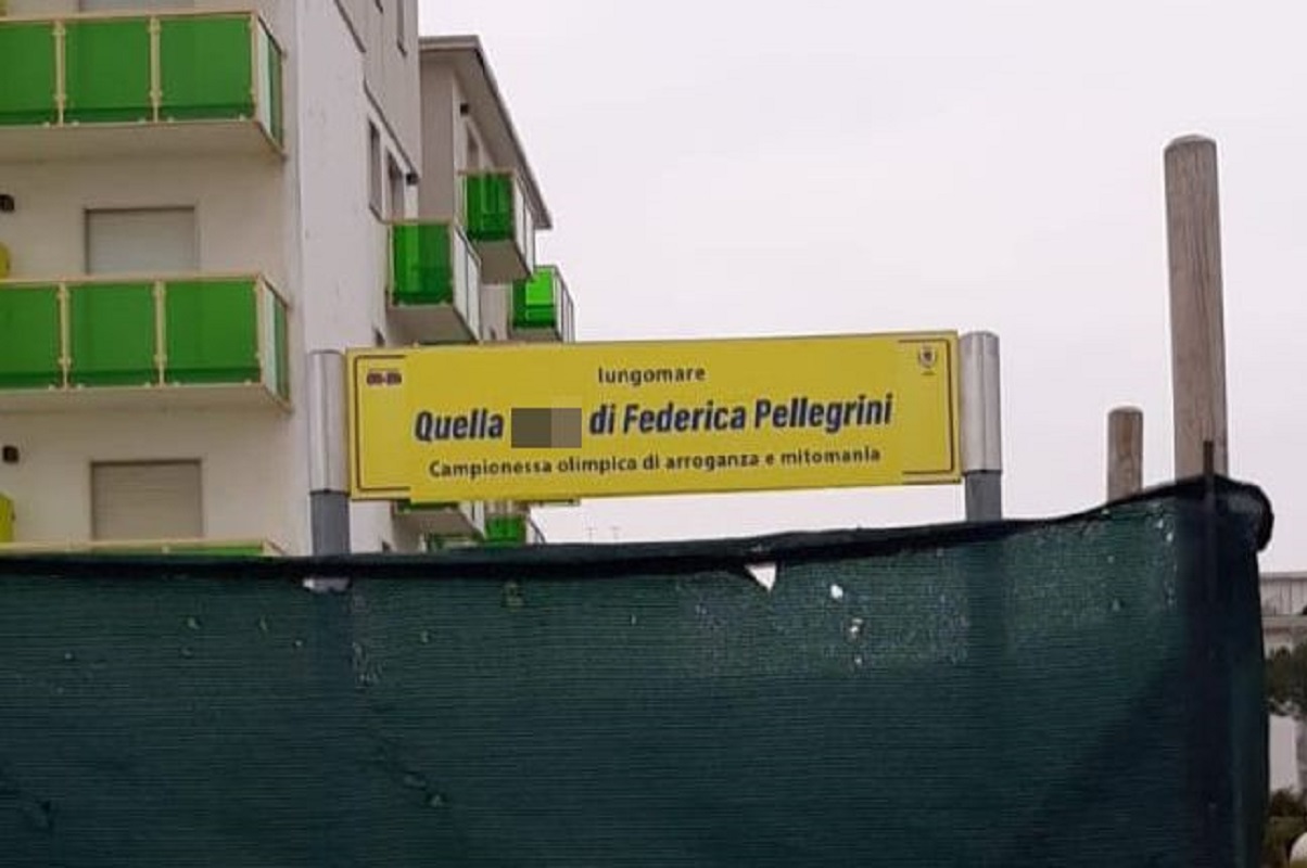 jesolo lungomare offese Federica Pellegrini 