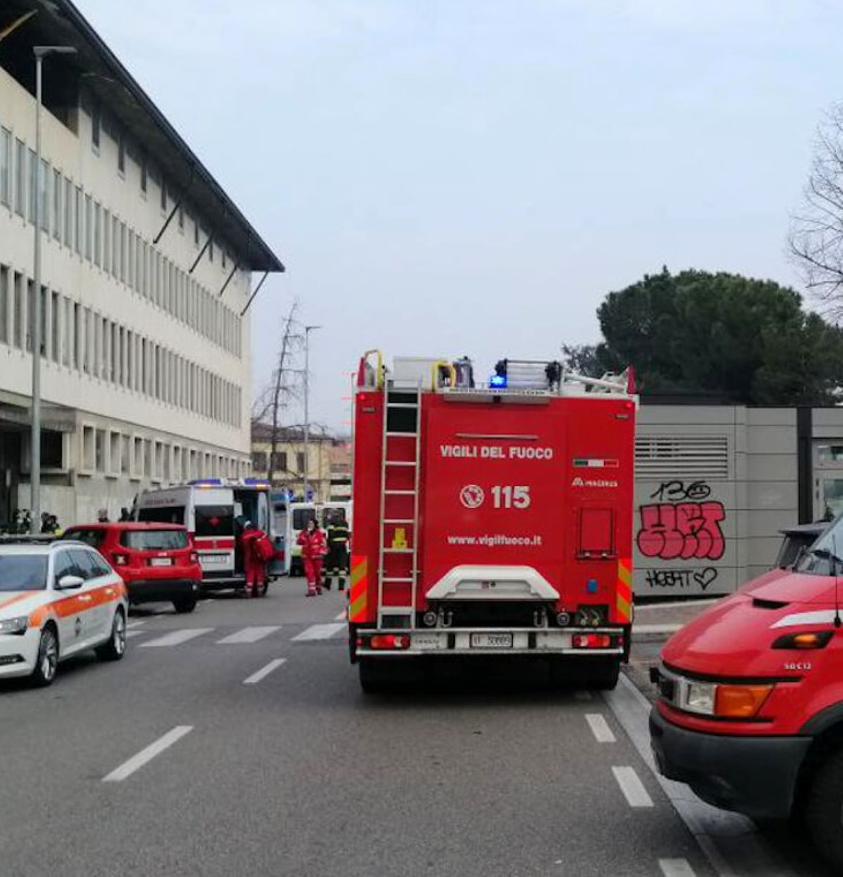 Verona Scuola Evacuata Spray Peperoncino 13 Intossicati