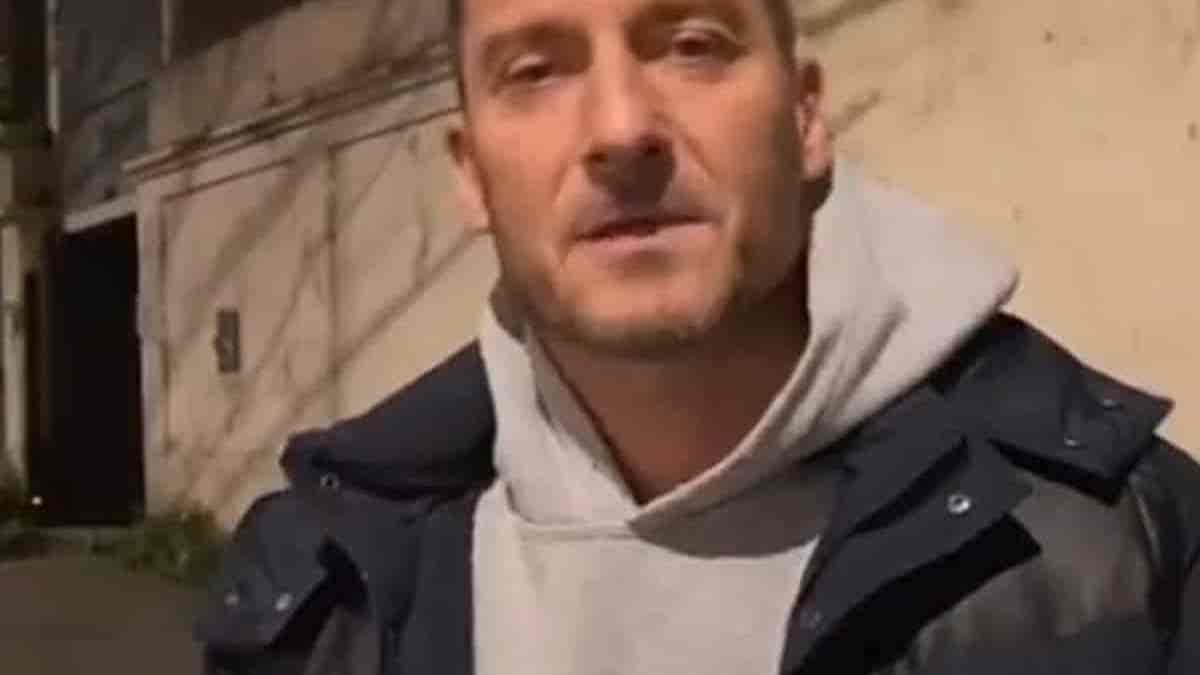 francesco totti crisi ilary blasi felpa codice fiscale marca prezzo
