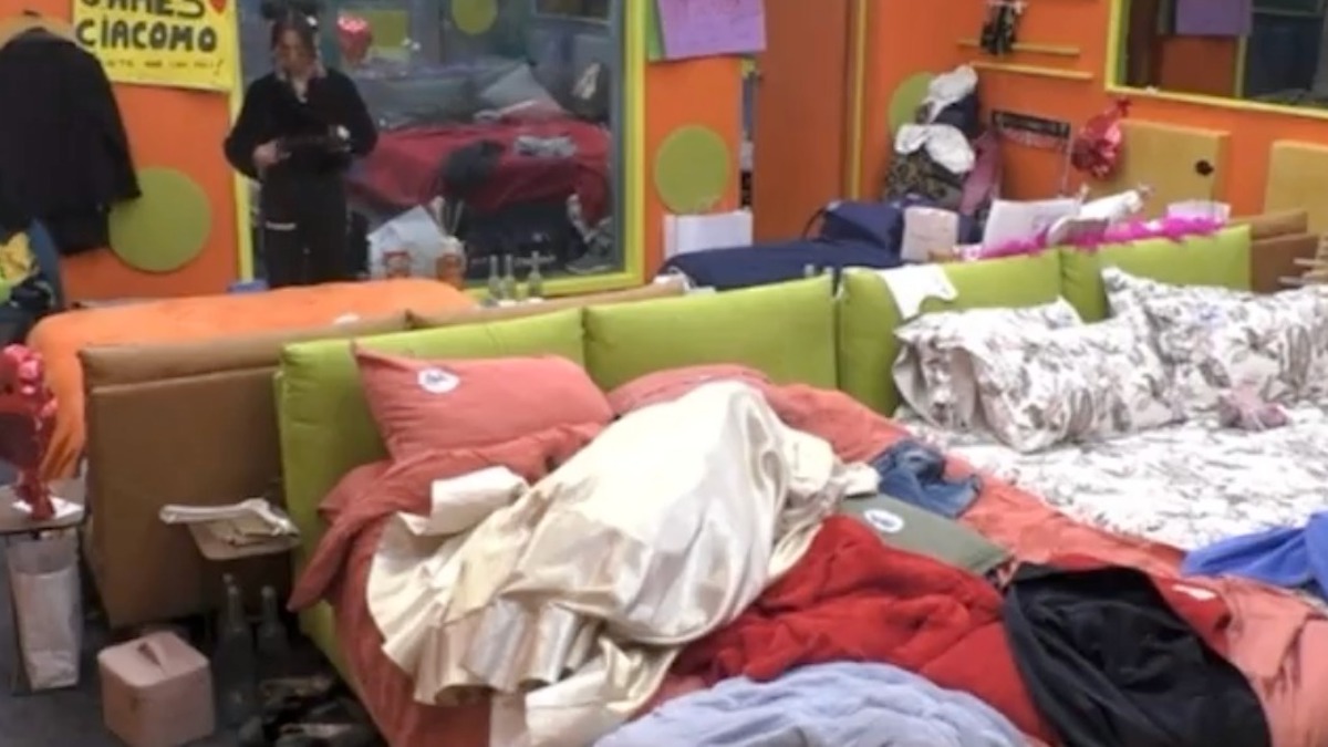 gf vip 6 lulù selassié contro autori alex belli delia duran