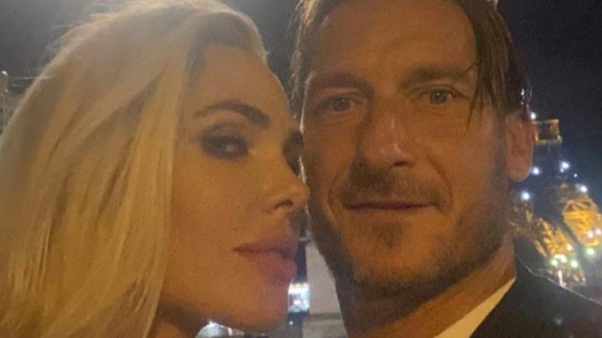 ilary blasi uomo vacanza