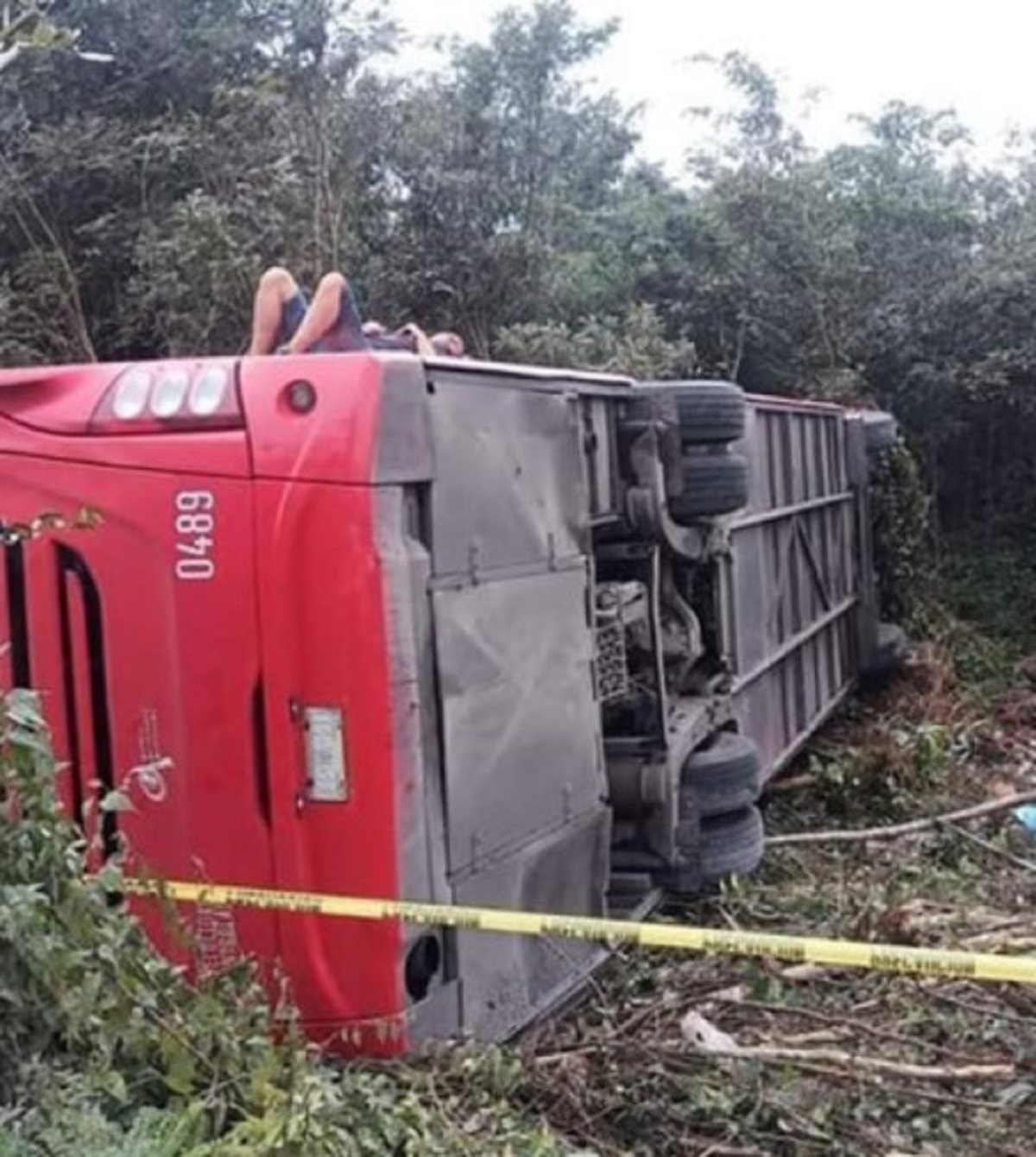 incidente autobus messico 8 morti 