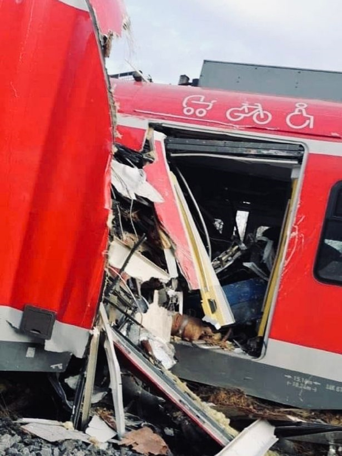 incidente treno monaco 1 vittima  cabina distrutta 