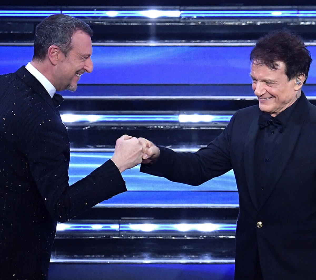 Sanremo 2022 Massimo Ranieri Gianni Morandi abbraccio