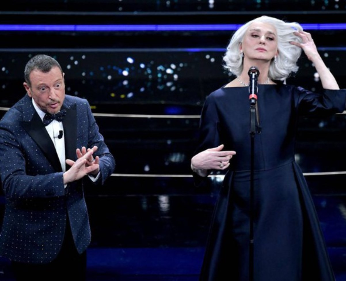 sanremo 2022 amadeus drusilla foer