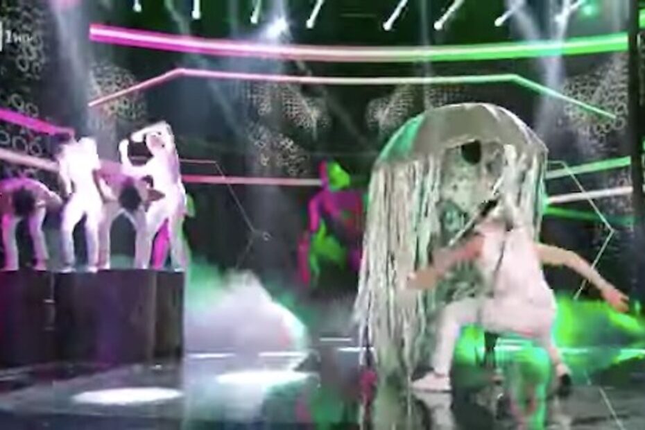 Il cantante mascherato chi è Medusa Bianca Guaccero