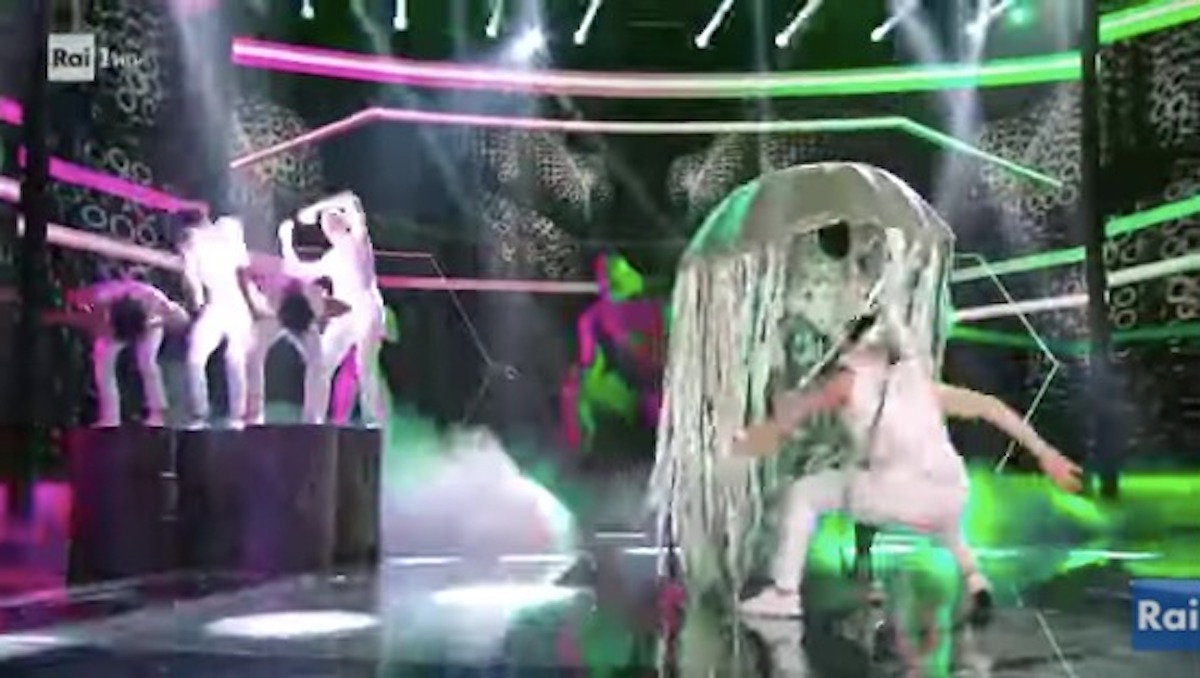 Il cantante mascherato chi è Medusa Bianca Guaccero