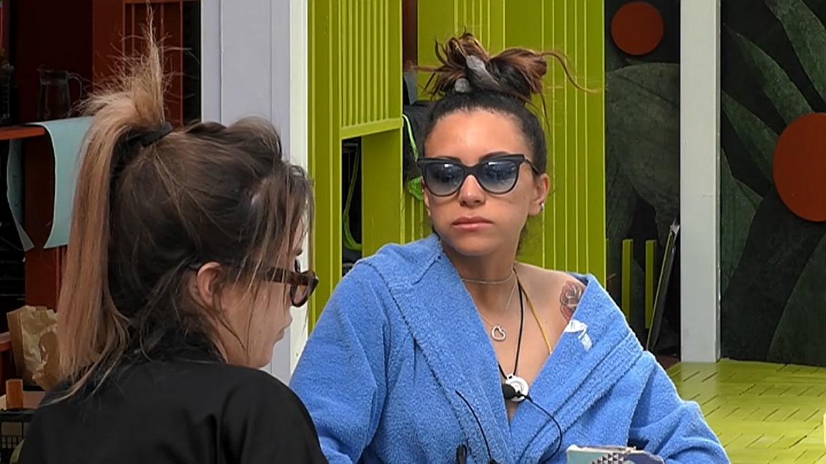 Cosa ha fatto con me”. Grande Fratello Vip, Jessica attacca Barù e lo  confessa a Sophie • TristeMondo.it