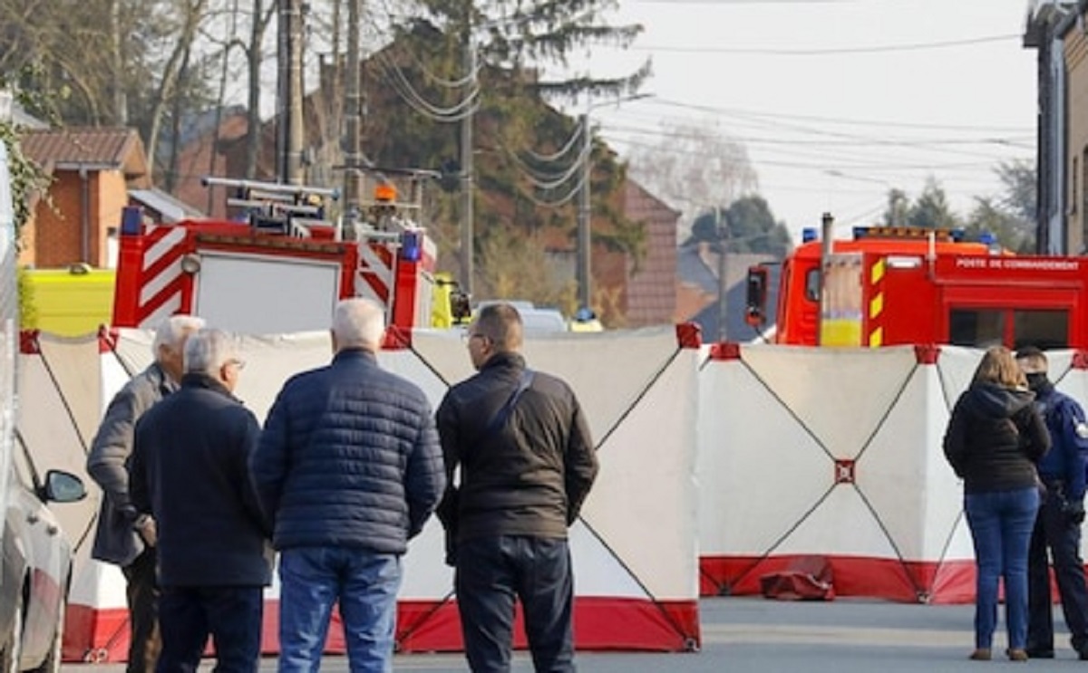 Belgio carnevale tragedia incidente folla auto 6 vittime 12 feriti