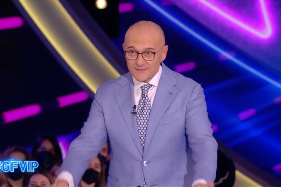 gf vip 6 giucas casella rientra nella casa biglietto di ritorno