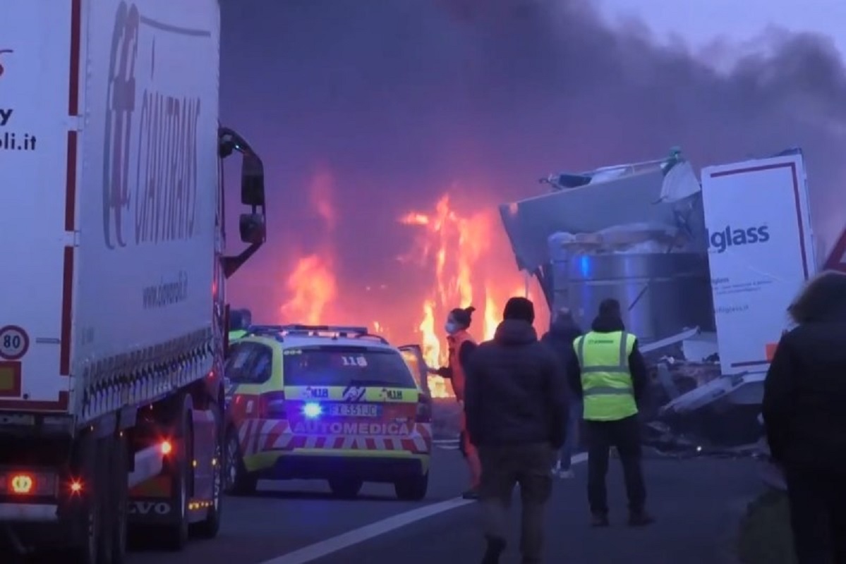 incidente fiamme a14 primo marzo 