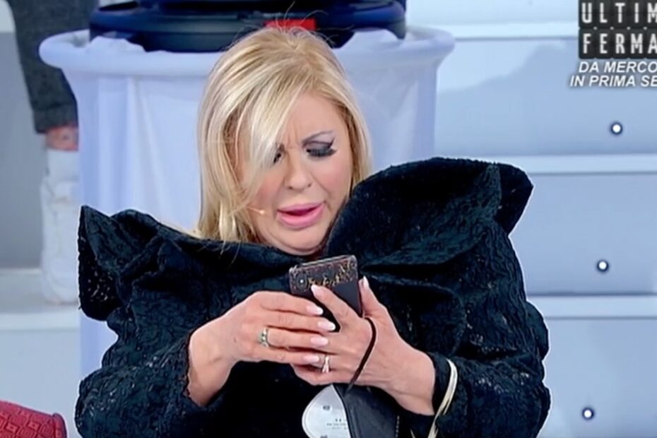 tina cipollari segnalazione video ued pinuccia