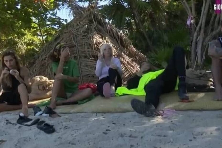 Isola dei Famosi 2022 furto cocco Carmen Di Pietro
