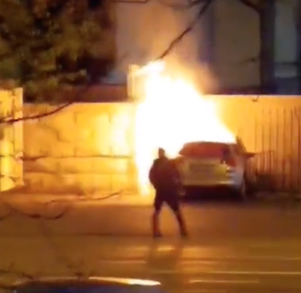 ambasciata russa attentato auto cancello