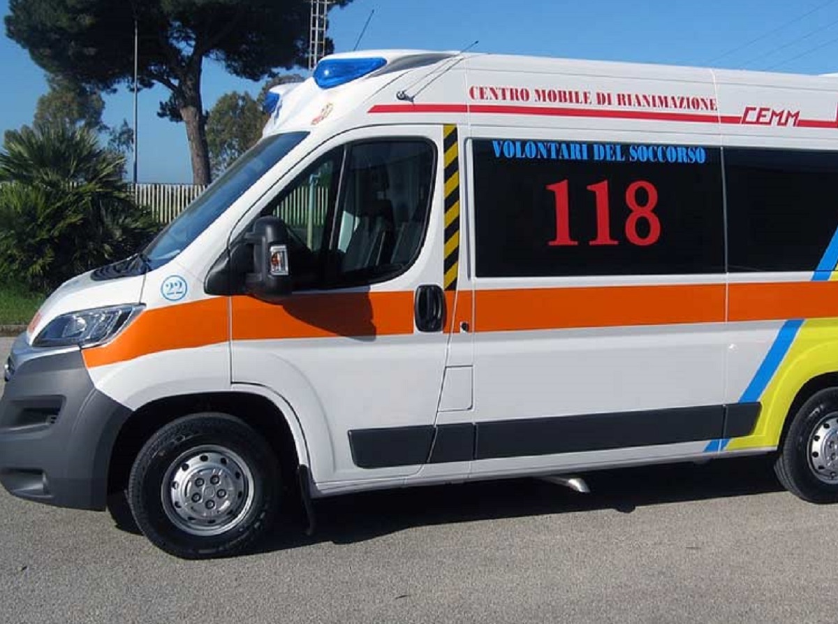 ambulanza in servizio a Cagliari 