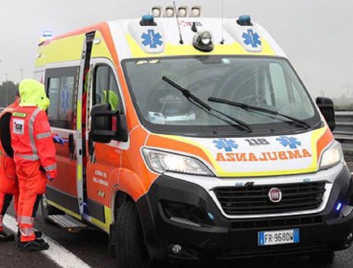ambulanza incidente stradale ascoli 
