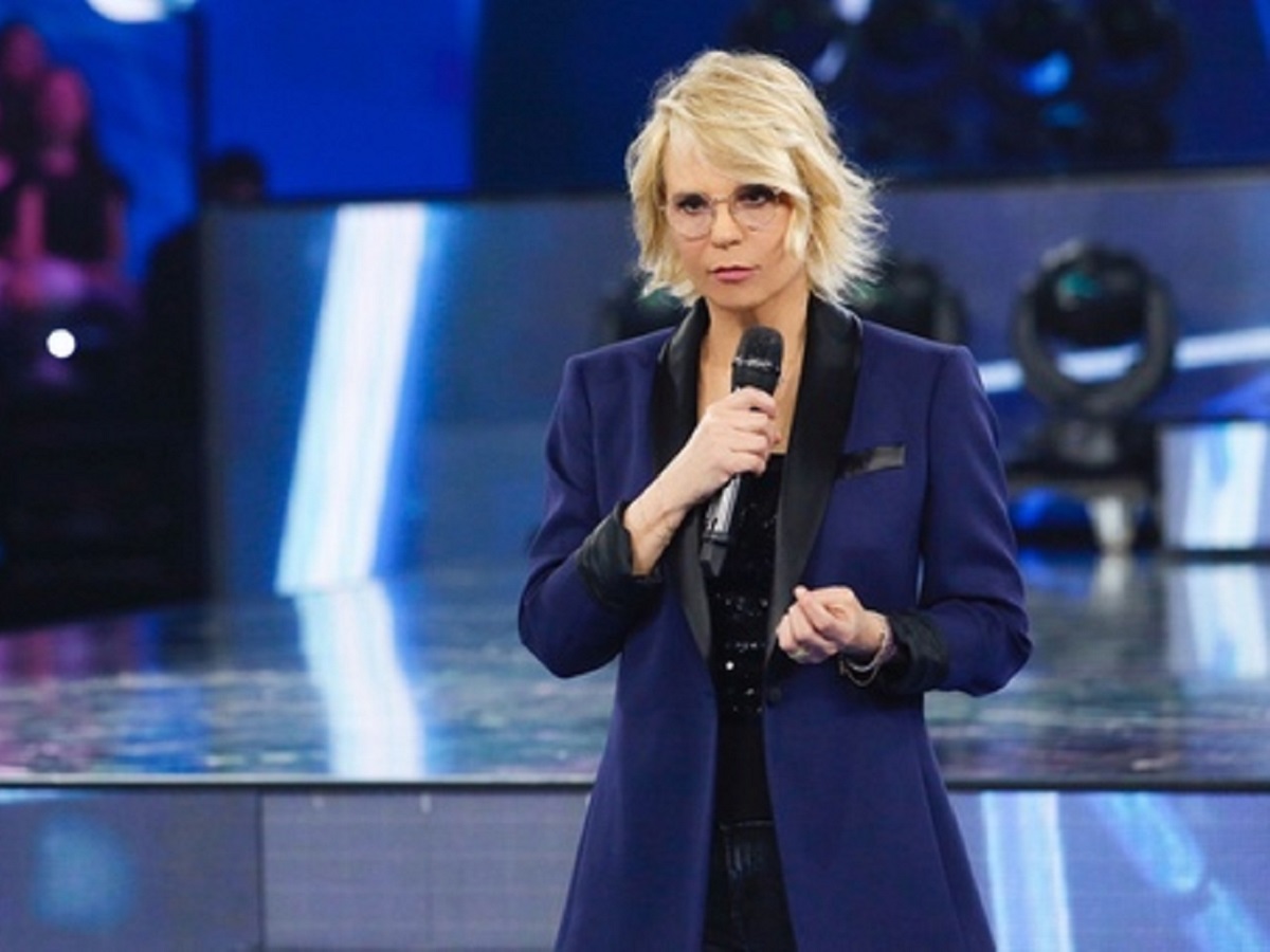 maria de filippi annuncia gli eliminati