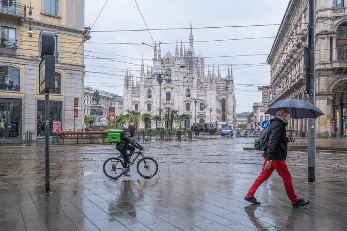 milano sotto la pioggia