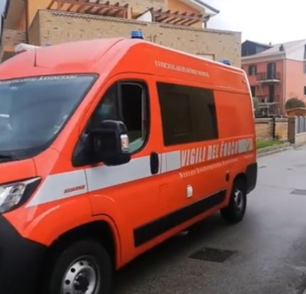 ponte san nicolò muore donna 35 anni incendio appartamento