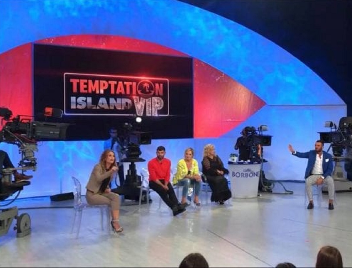 Temptation Island programmazione tv addio conferma documento