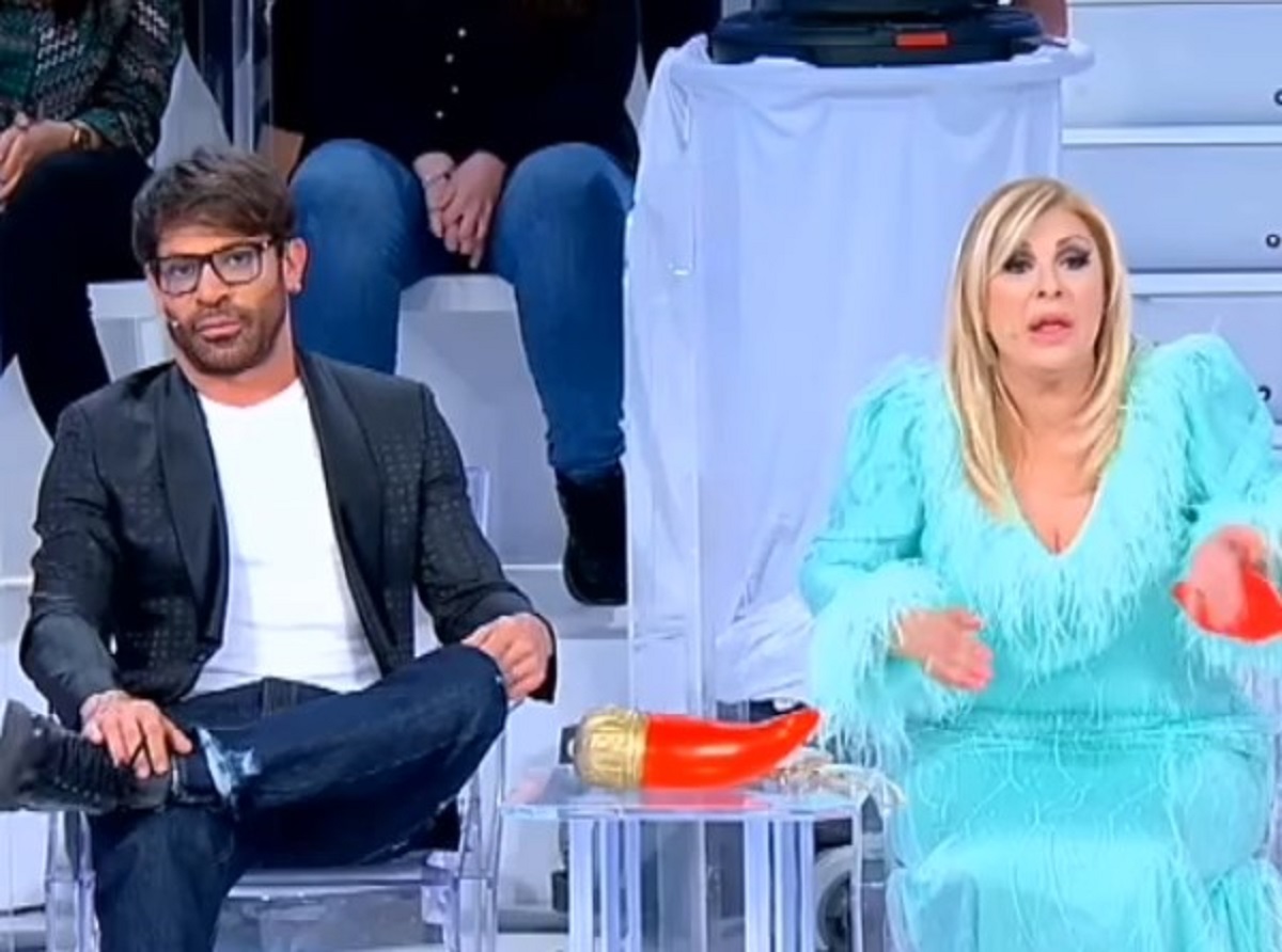 tina cipollari e gianni sperti criticano ida platano