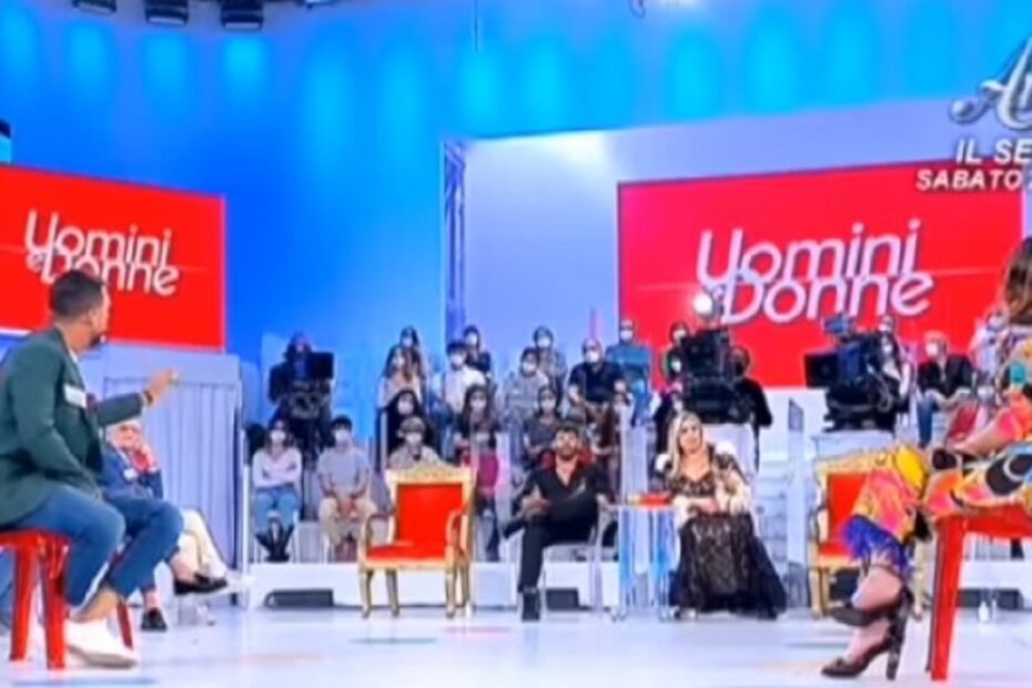 uomini e donne alessandro vicinanza