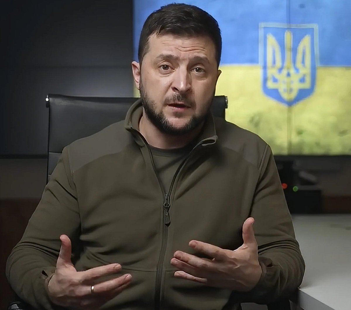 Guerra Ucraina Russia maglia verde militare Zelensky 