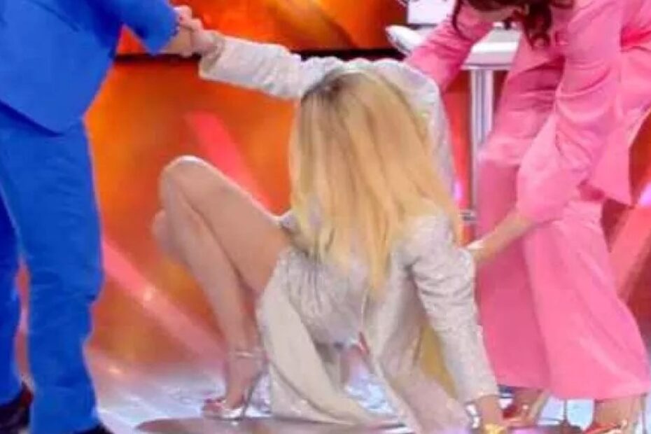 Ilary Blasi caduta sgabello Raoul Bova
