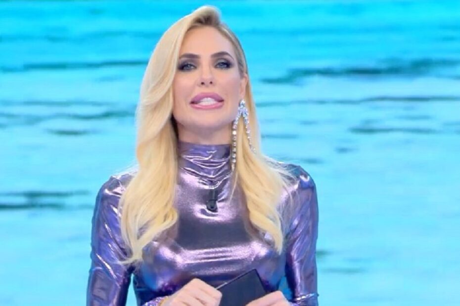 ilary blasi puntata del 2 maggio 2022, isola dei famosi