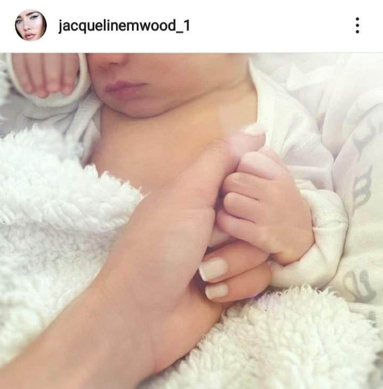 Jacqueline MacInnes Wood mamma terza volta