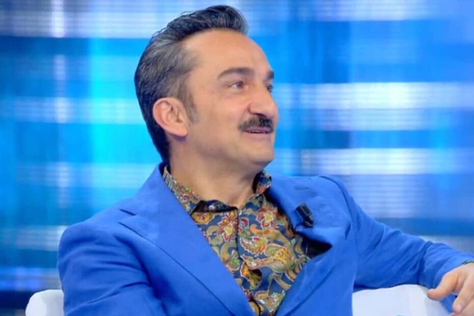Nicola Savino dettaglio abito