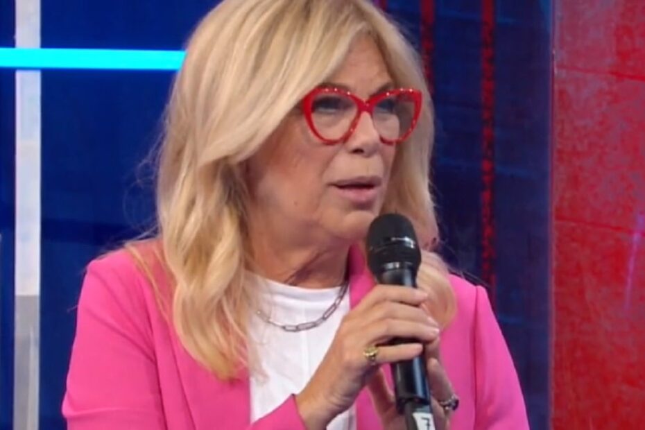 Rita Dalla Chiesa umilia Ilary Blasi caduta sgabello isola