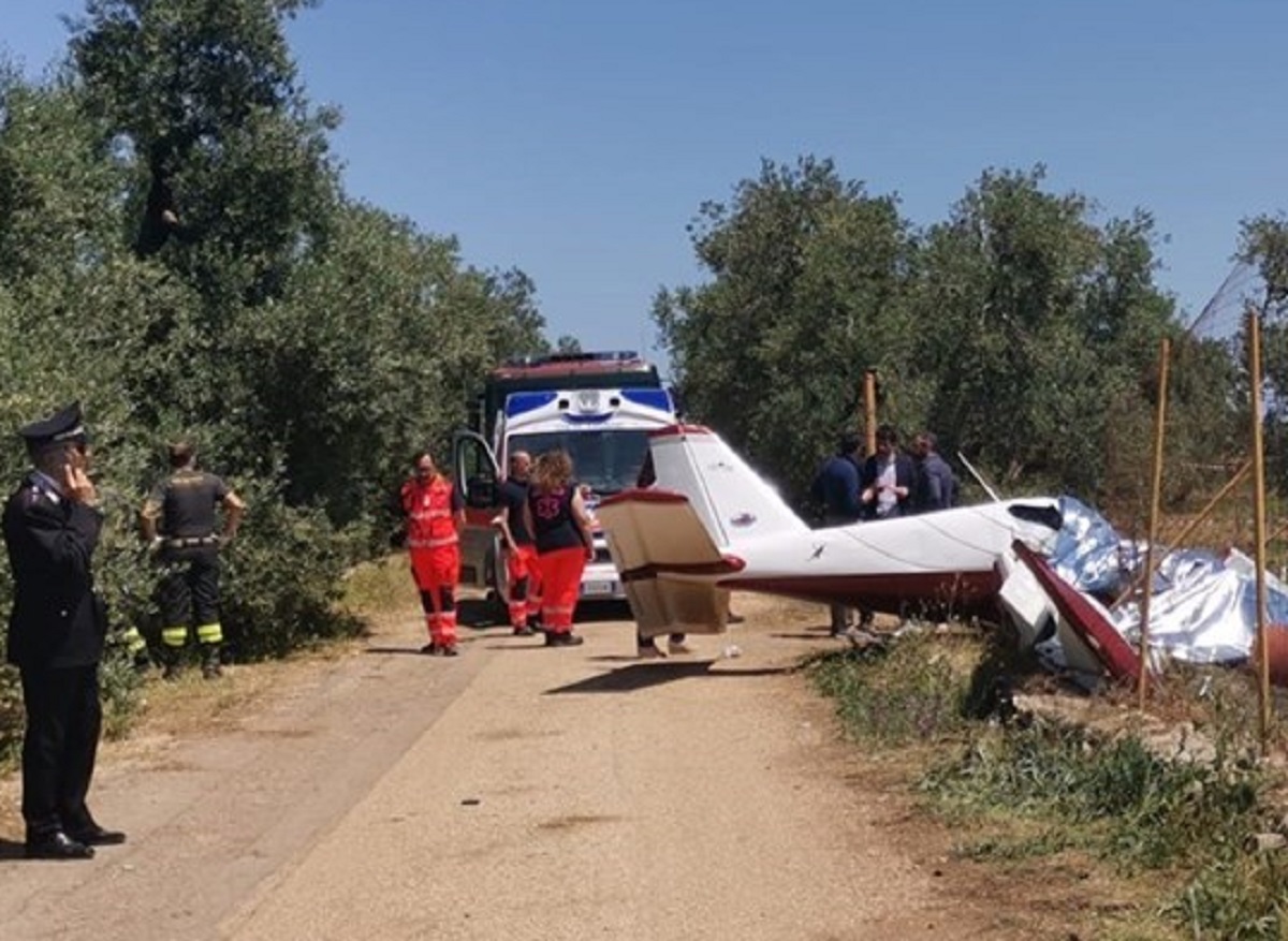 Andria schianto due ultraleggeri bilancio drammatico