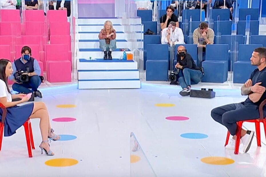 Maria De Filippi contro Luca Salatino per Soraia, in lacrime a UeD