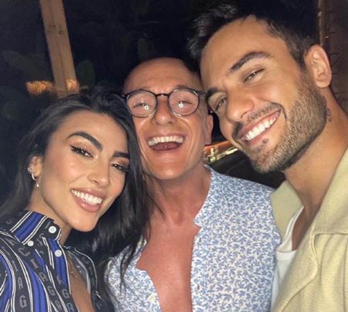 Alfonso Signorini vacanza critiche GF Vip Alex Belli Delia Duran