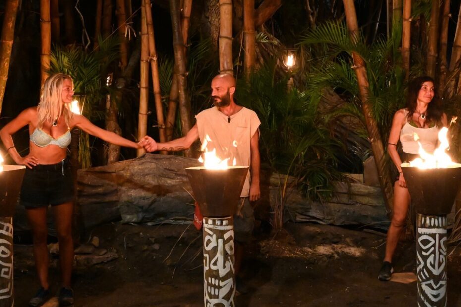 isola dei famosi specchio naufraghi reazioni
