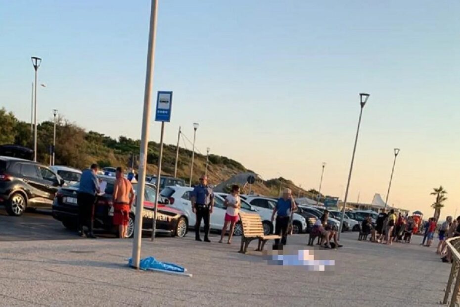 Sorso malore in spiaggia muore