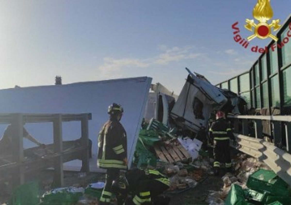 grave incidente in autostrada milano napoli