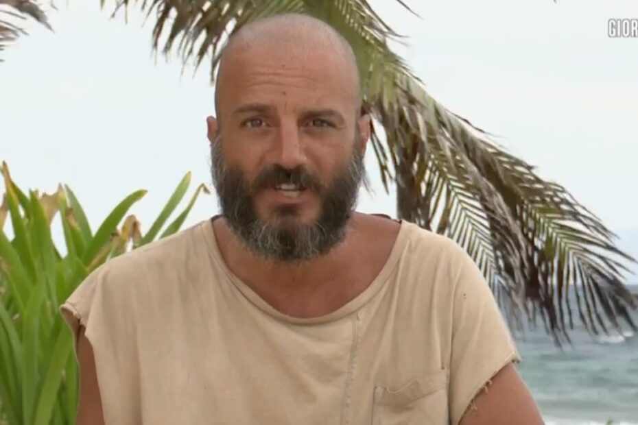 Nicolas Vaporidis gesto Edoardo Tavassi isola dei famosi amicizia