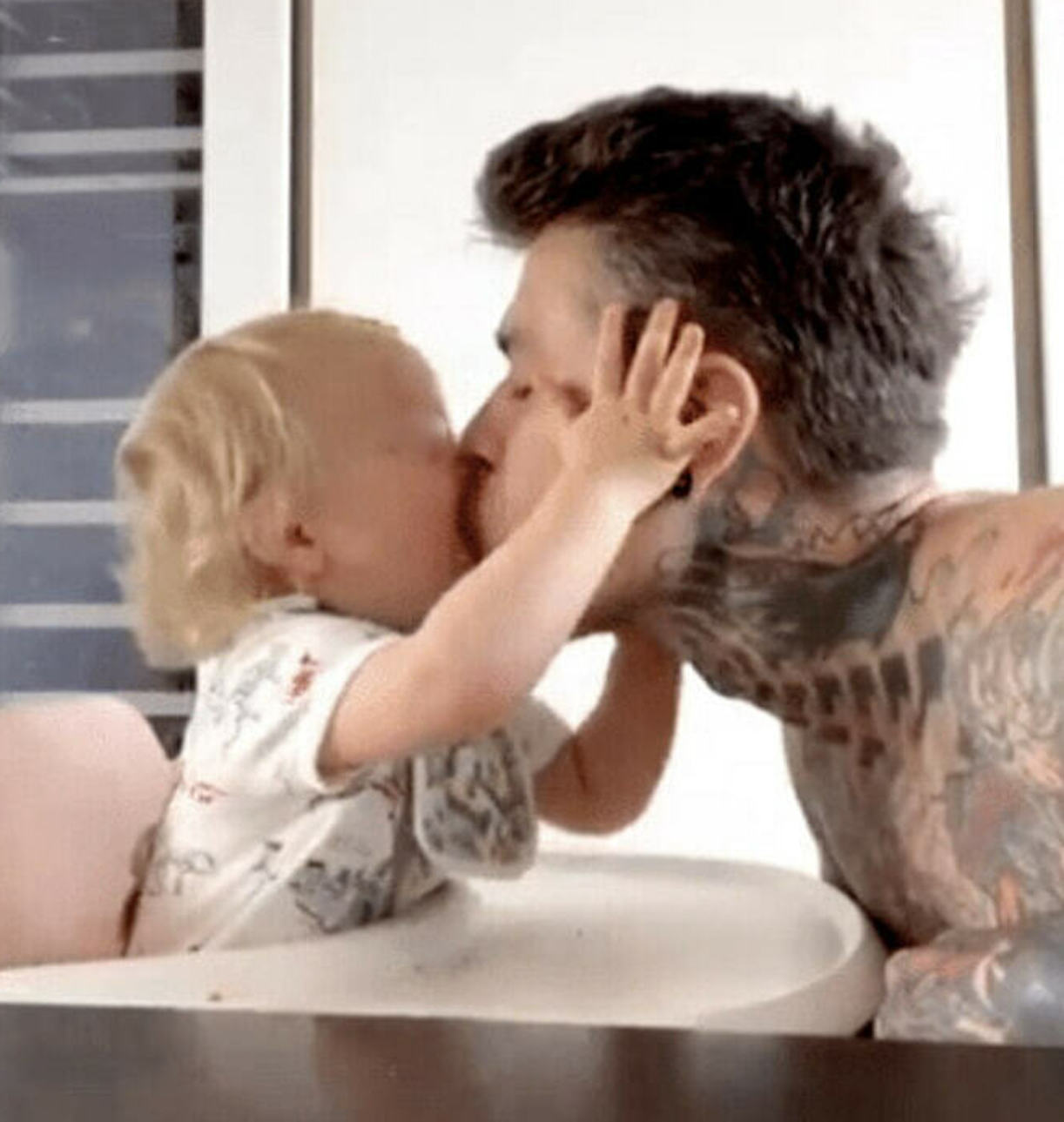 Fedez padre orribile