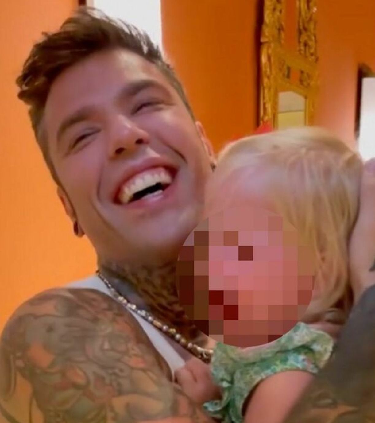 Fedez padre orribile