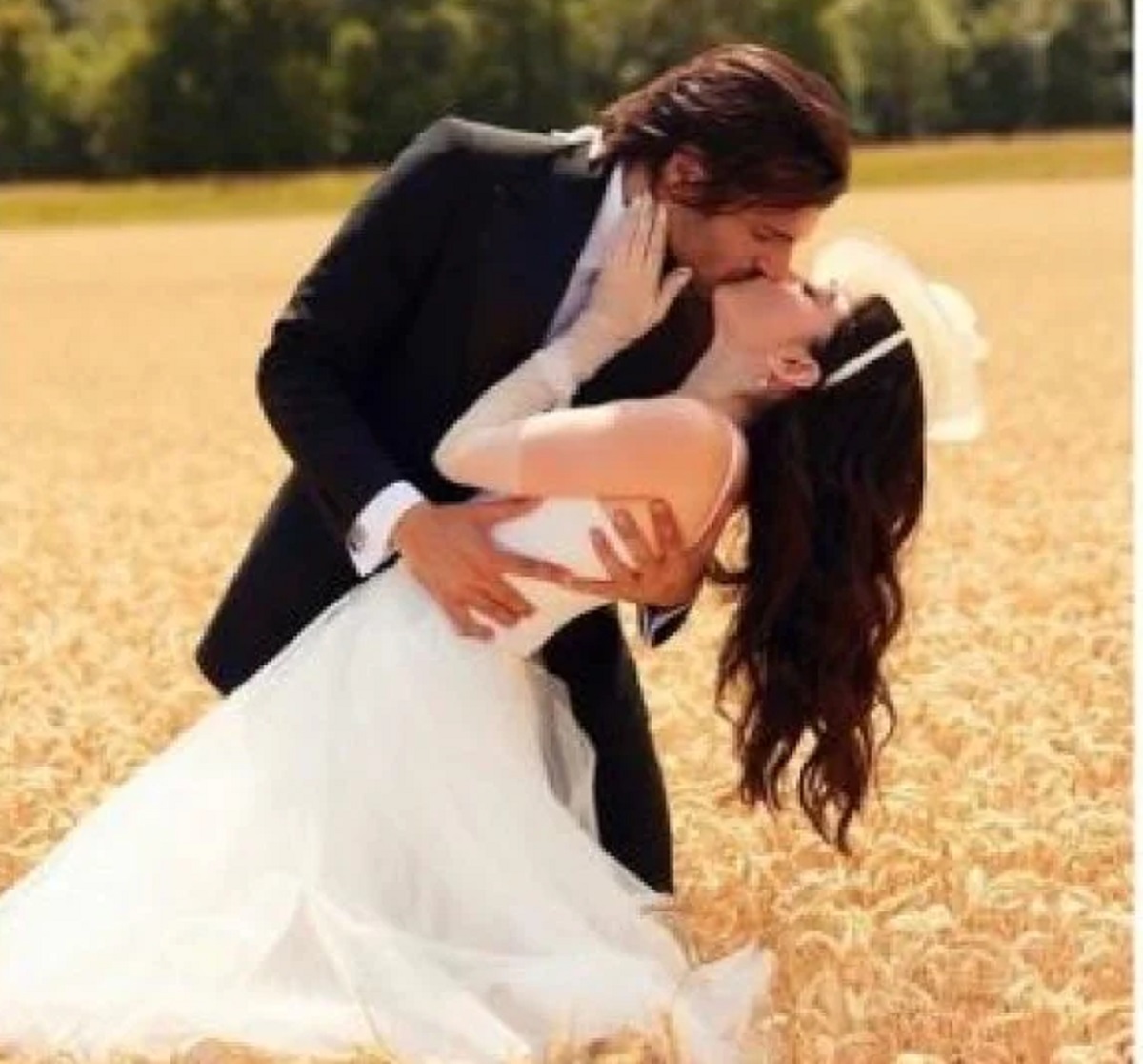 Ozge Gurel e Serkan Cayoglu sposi nozze bis anche in Italia
