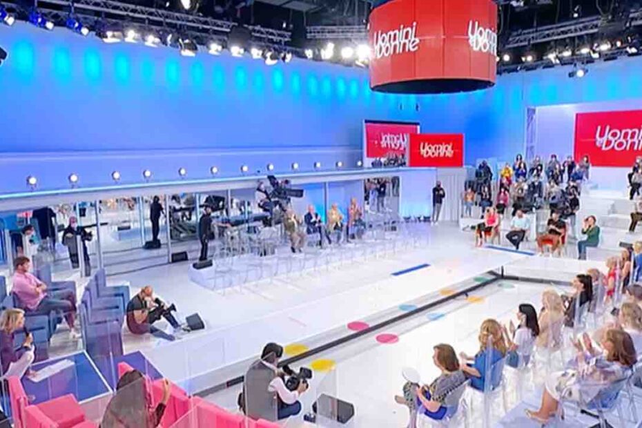 Lutto Uomini e Donne Morta Madre Klaudia Poznanska