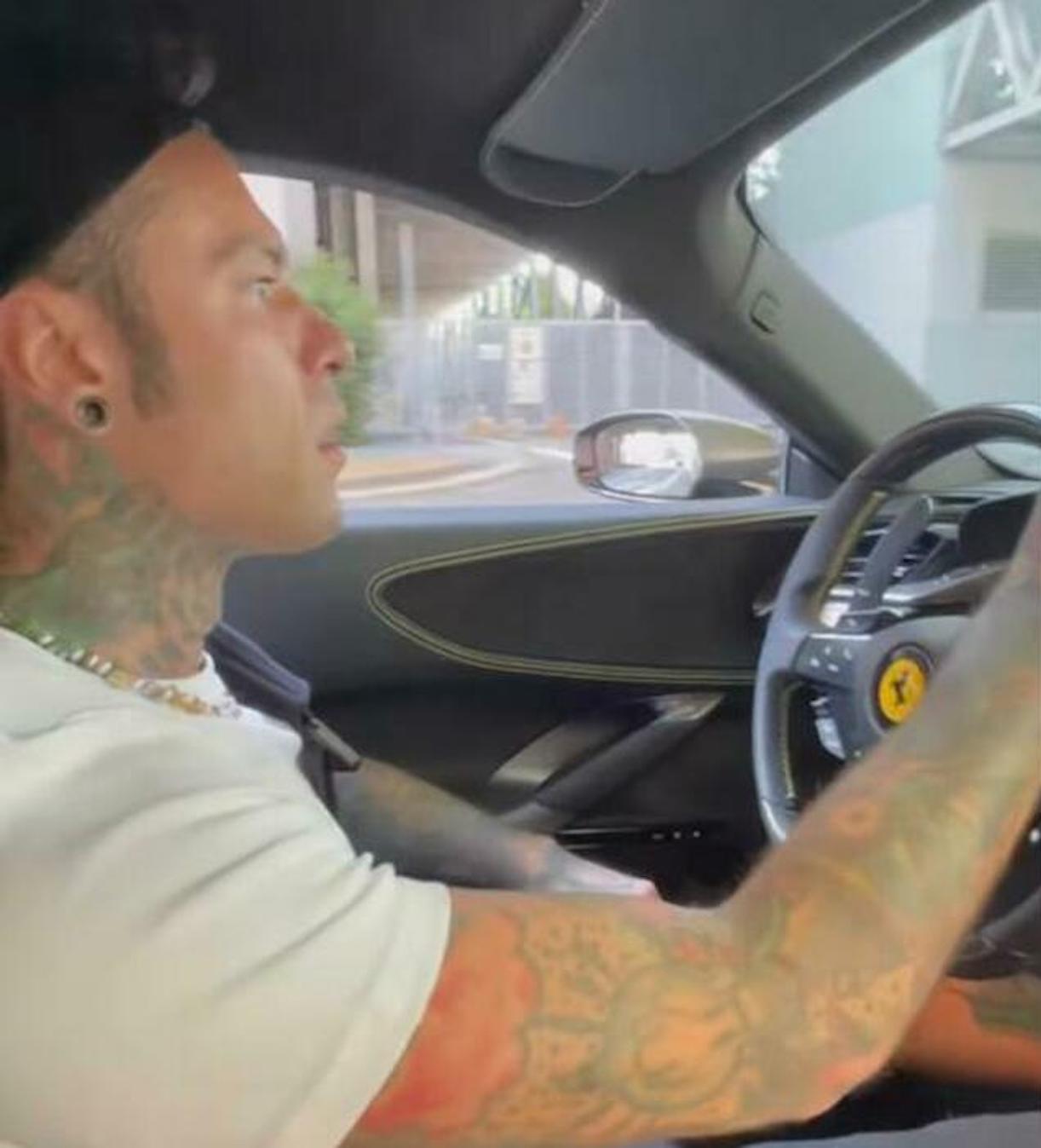 Fedez e la sua nuova auto