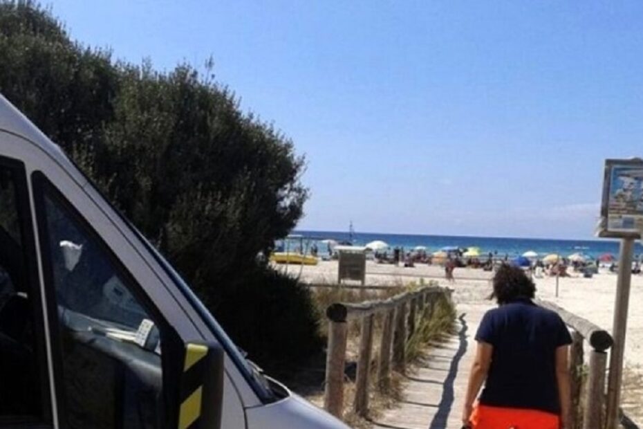 Fondi malore in spiaggia