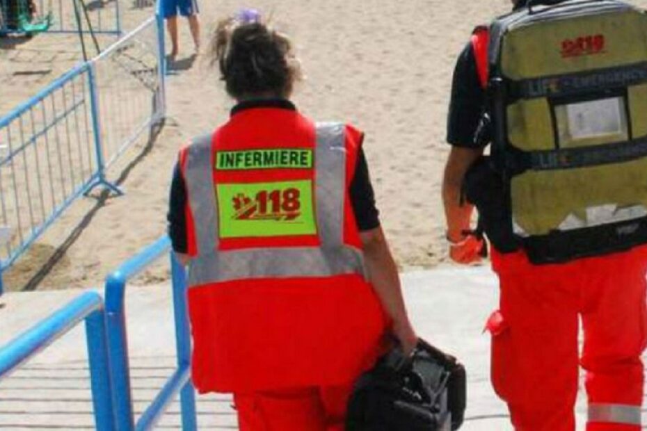 Gallipoli muore spiaggia