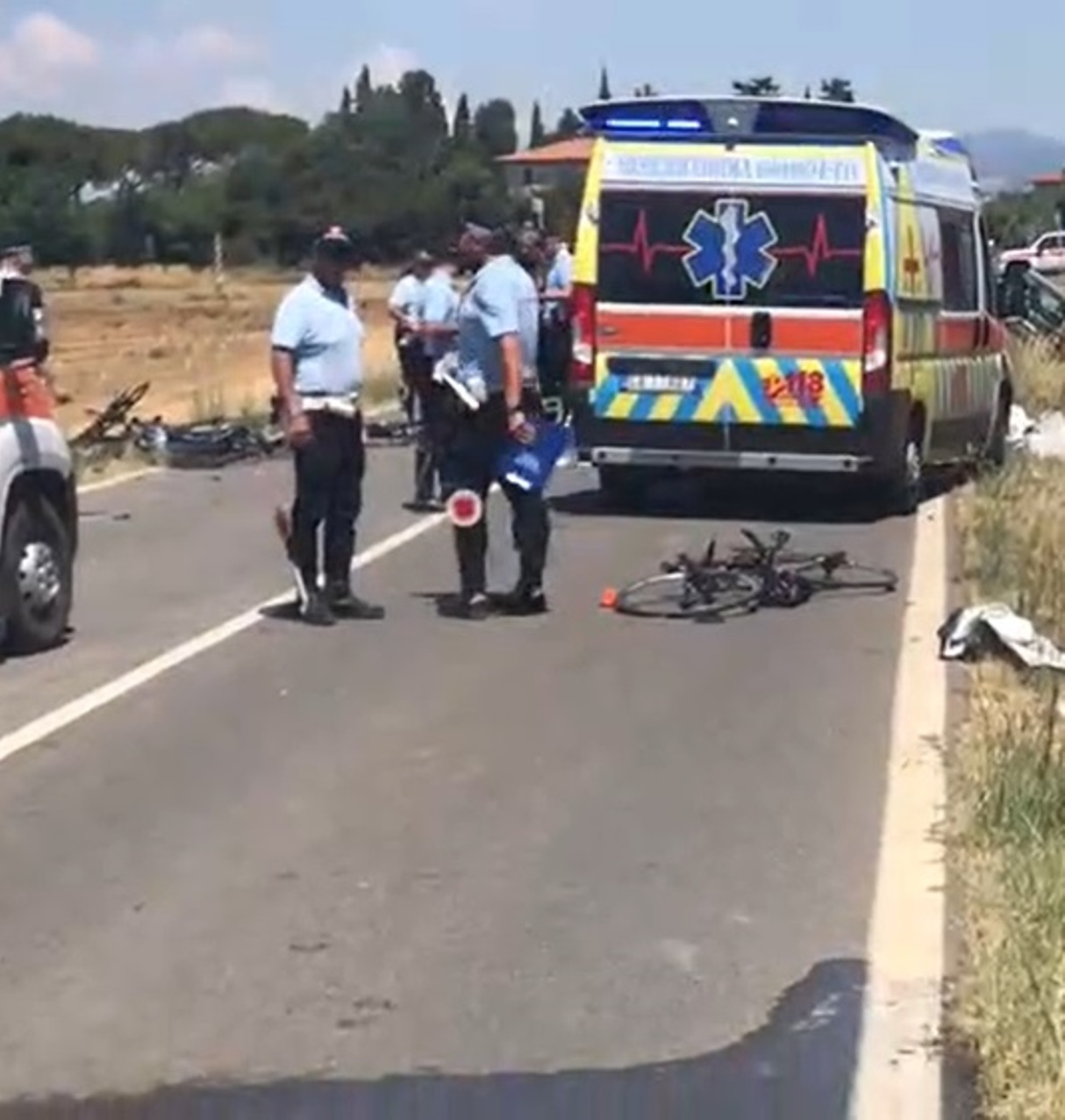 grosseto auto ciclisti morti