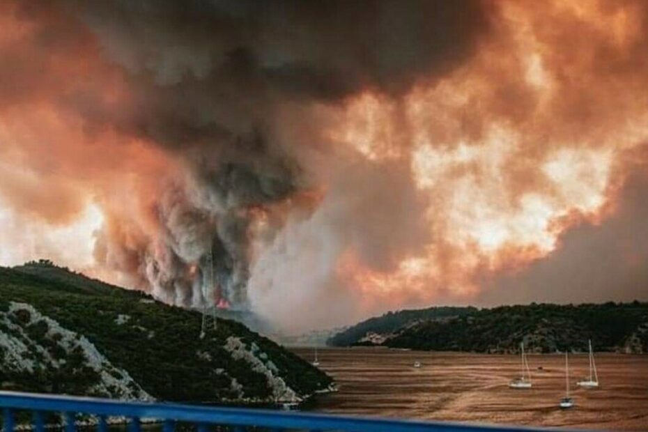Grosso incendio in Dalmazia